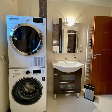 Apartment Spacious 3 1 90m2 With Terrace And Garden